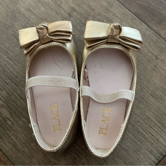 The children’s place gold bow flat - Picture 2 of 4